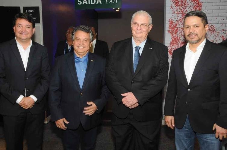 Personalidades na cerimnia do 16 Trofu Tel Santana