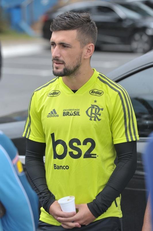 Para treino do Flamengo, Arrascaeta retornou  Toca da Raposa II pela primeira vez aps deixar o Cruzeiro