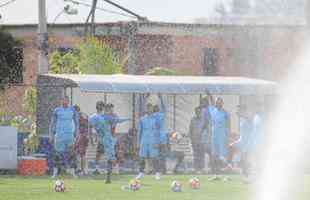 Fotos da reapresentao do Cruzeiro nesta segunda-feira, na Toca da Raposa II. Time se prepara para enfrentar o Boca Juniors, quinta-feira  noite, s 21h45, no Mineiro. Jogo valer pelas quartas de final da Copa Libertadores (Leandro Couri/EM D.A Press)