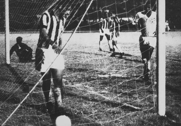 Cruzeiro foi campeo brasileiro de 1966 sobre o Santos de Pel