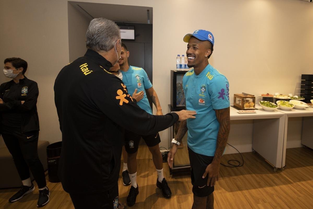 Jogadores se apresentam  Seleo Brasileira