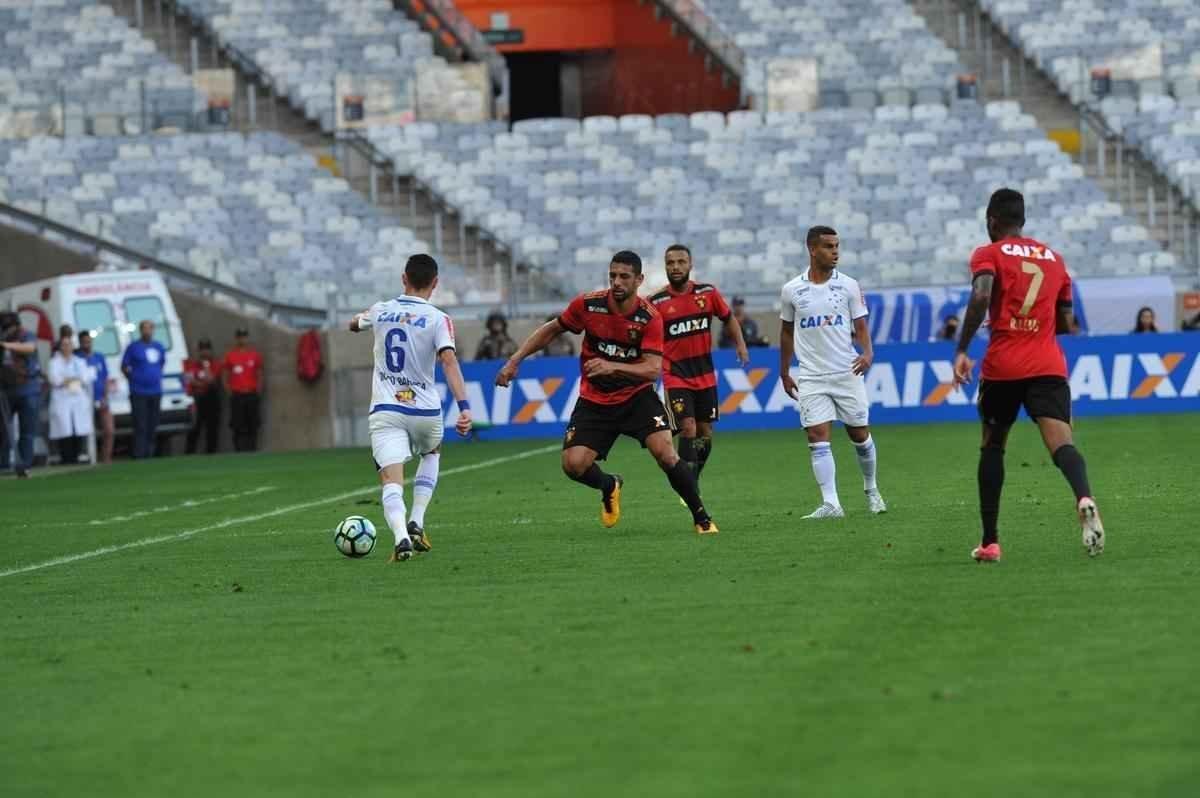 Imagens da partida entre Cruzeiro e Sport, duelo vlido pela 21 rodada da Srie A do Campeonato Brasileiro