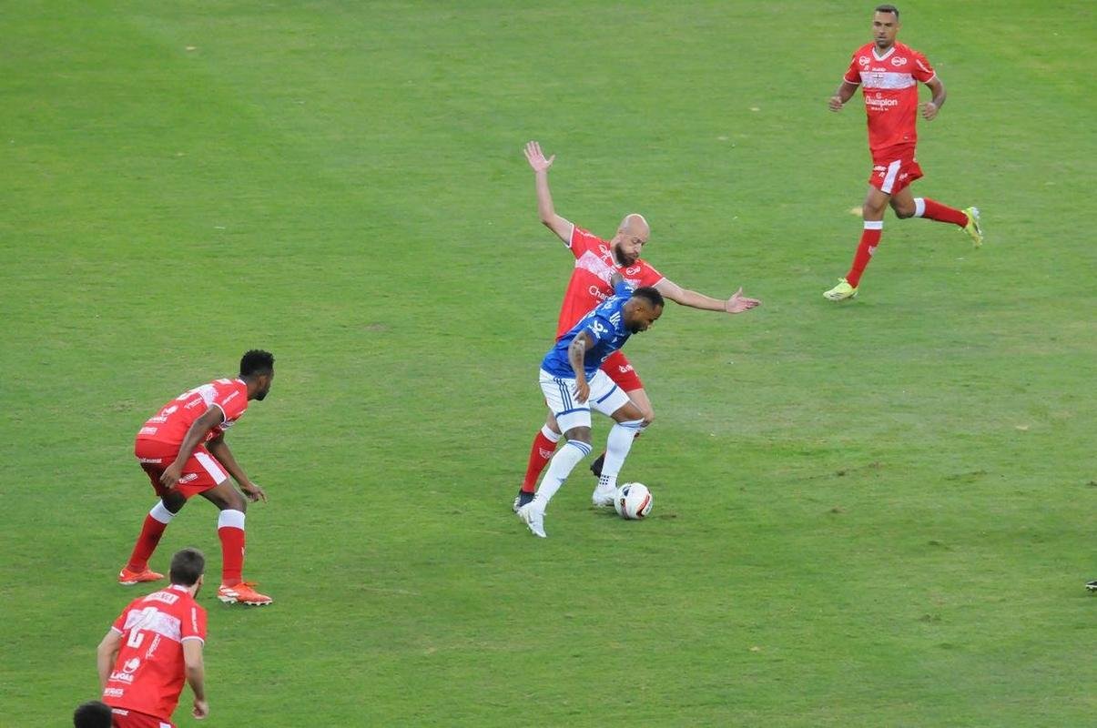 Fotos do jogo entre Cruzeiro e CRB, no Mineiro, em Belo Horizonte, pela 11 rodada da Srie B do Brasileiro