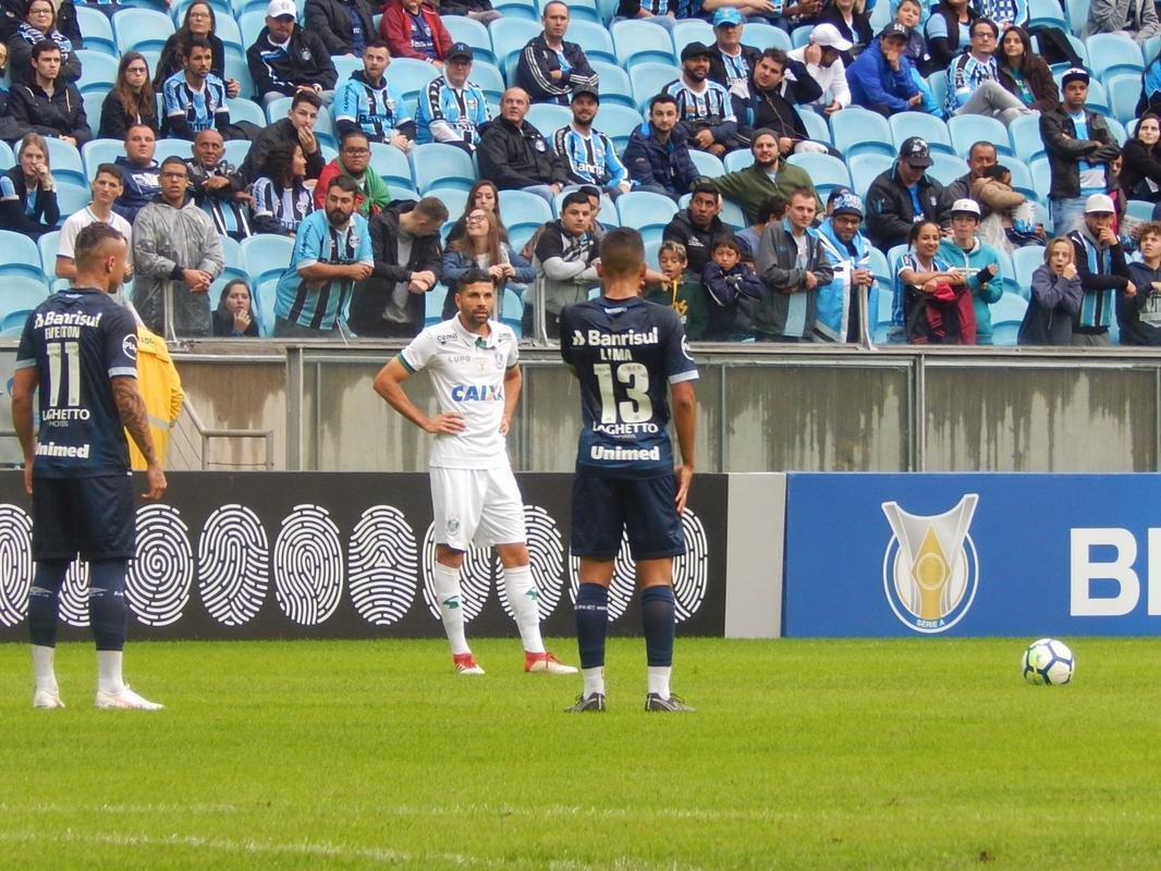 Amrica lutou muito, mas foi derrotado pelo Grmio por 1 a 0, em Porto Alegre 