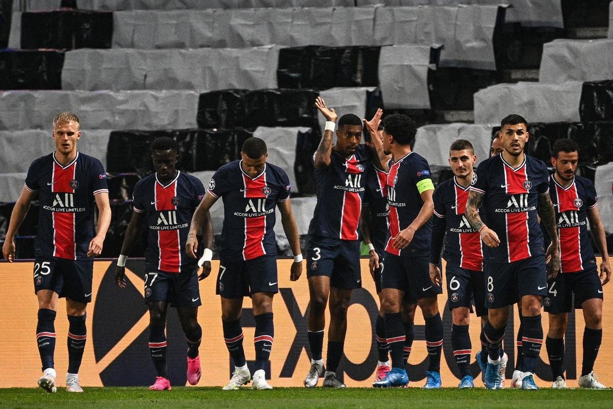 Fotos do gol de Marquinhos, do PSG, sobre o Manchester City no primeiro jogo da semifinal da Liga dos Campees, no Parque dos Prncipes, em Paris