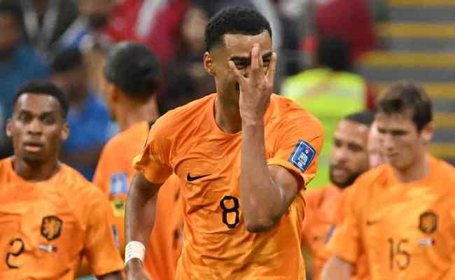 Holanda venceu o Catar com tranquilidade e se classificou s oitavas da Copa