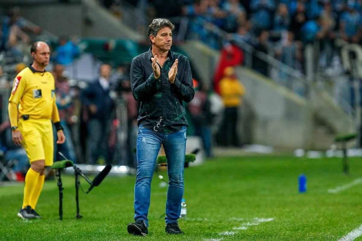 Grmio foi superior no primeiro tempo e abriu o placar aos 45 minutos, com Barrios