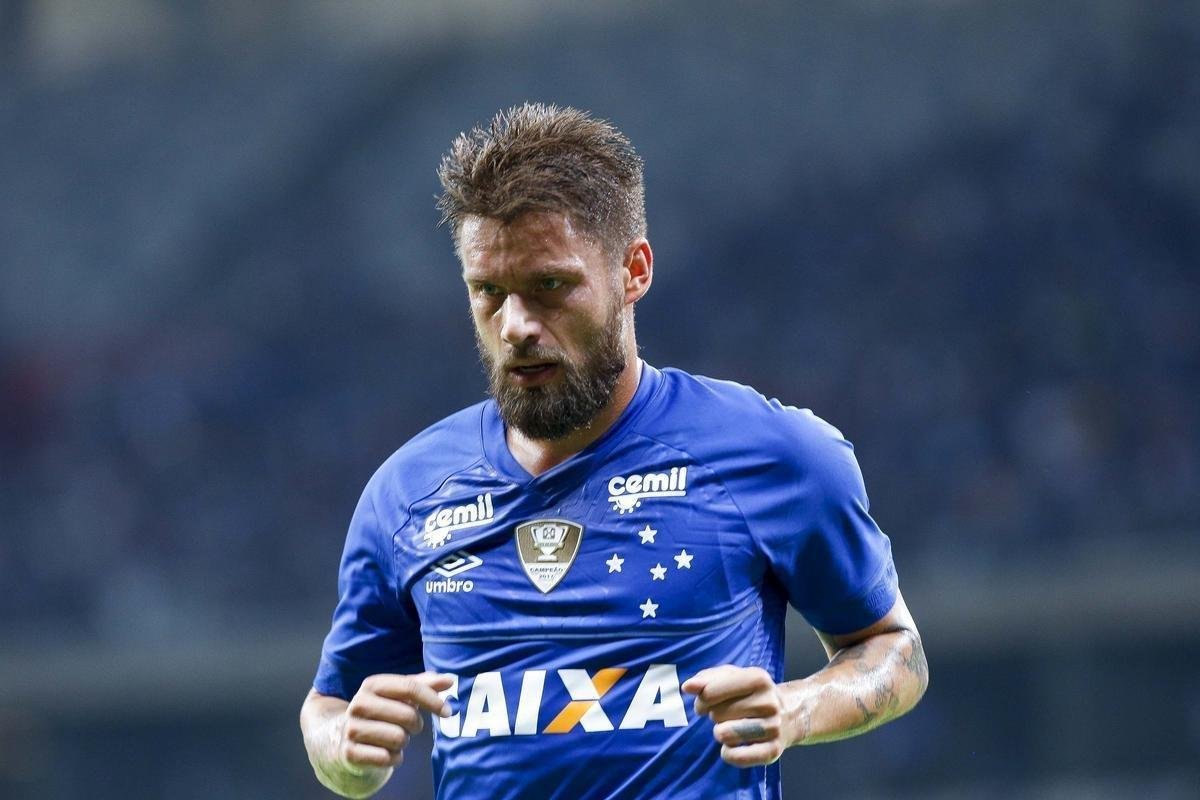 Rafael Sobis, por sua vez, terminou a primeira fase na condio de garom, com trs assistncias. Tambm contriburam nesse fundamento Arrascaeta, Henrique, Rafinha e Mancuello (2); Edilson, Egdio, Manoel, Raniel e Thiago Neves (1)