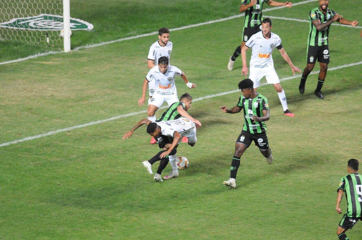 Fotos do clssico entre Amrica e Atltico, no Independncia, em duelo de volta da semifinal do Campeonato Mineiro