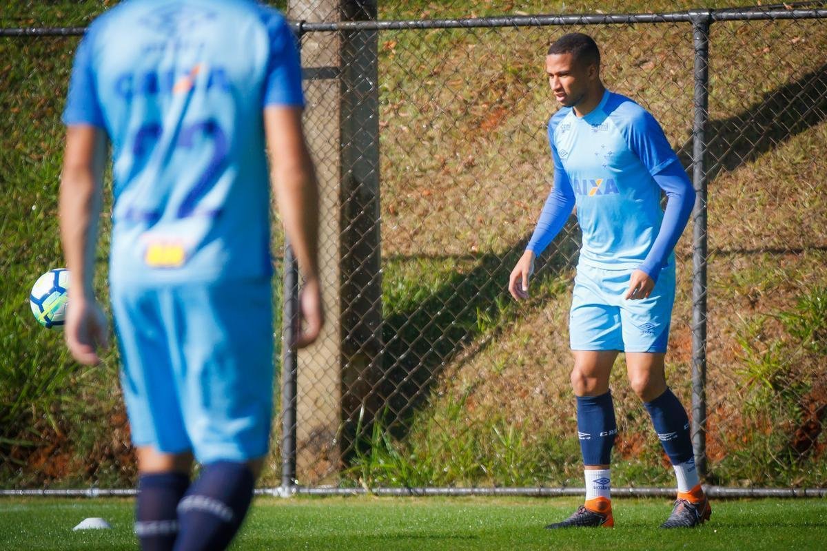 Imagens do ltimo treino do Cruzeiro antes do jogo contra o Cear, pelo Campeonato Brasileiro