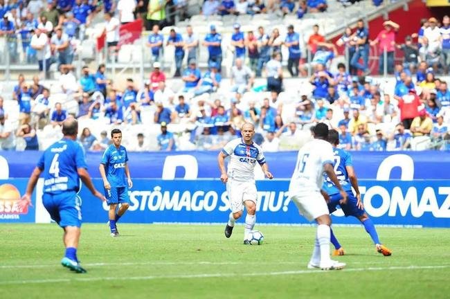 Cruzeiro: time campeo da Trplice Coroa de 2003 venceu equipe de masters por 2 a 1, neste domingo, em jogo festivo realizado no Mineiro