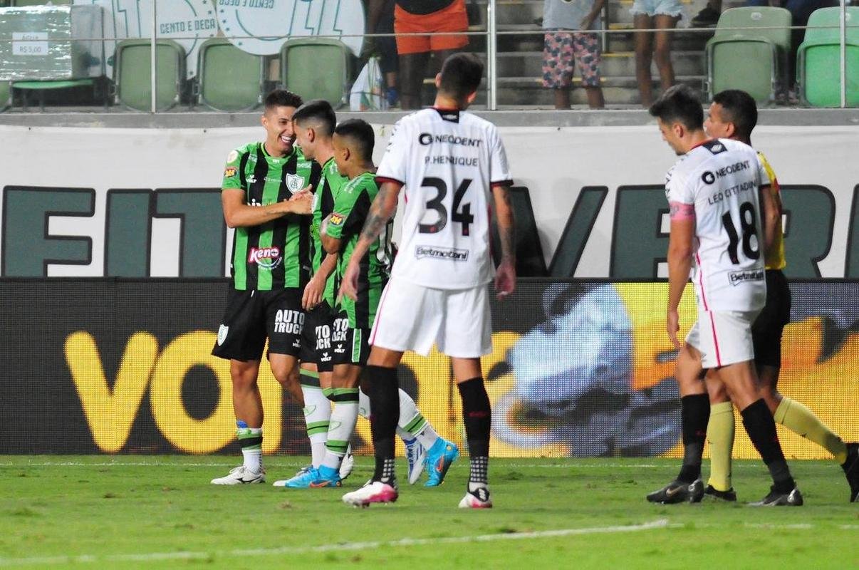 Fotos do jogo entre Amrica e Athletico-PR, no Independncia, pelo Campeonato Brasileiro de 2022