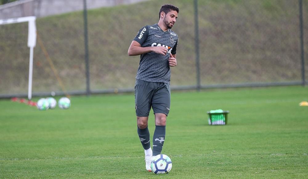 O zagueiro Gabriel, de 25 anos, testou positivo para a COVID-19 em 16 de novembro de 2020, mesmo dia em que realizou os exames na Cidade do Galo.

O tcnico Jorge Sampaoli, de 60 anos, recebeu o diagnstico positivo de COVID-19 na segunda-feira (16/11), mesmo dia em que realizou os exames na Cidade do Galo.