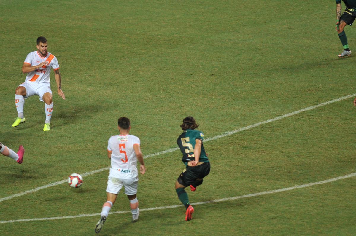 Fotos do jogo deste sbado entre Amrica e Coimbra, no Independncia, pelo Campeonato Mineiro