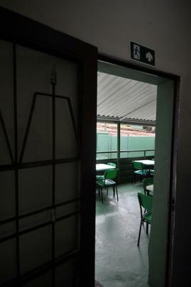 Amrica abriu Casa do Atleta, alojamento que recebe jovens das categorias de base do clube no Centro de Treinamento Lanna Drumond. Local abriga 60 jogadores. Segundo direo, contineres eram utilizados para receber atletas em perodo de testes, mas j esto desativados. Por falta de alvars da prefeitura de Contagem e laudo do Corpo de Bombeiros, Amrica realocou garotos em hotel de Belo Horizonte at regularizao do CT.