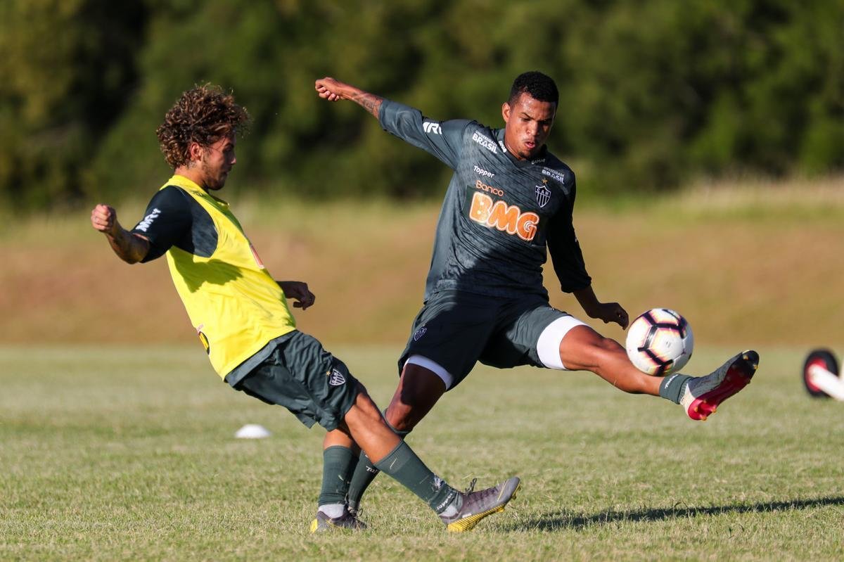 Jogadores do Atltico treinaram no CT do Danubio, em Montevidu, nesta tera-feira