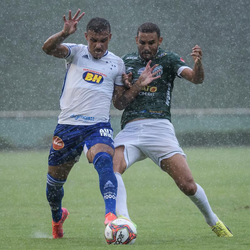 Fotos do jogo entre Uberlndia e Cruzeiro, pela primeira rodada do Campeonato Mineiro