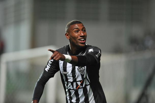 Emerson - Em 2019, o lateral-direito Emerson, ainda com 20 anos, foi comprado pelo Barcelona, da Espanha, no fim de janeiro. O clube catalão pagou 12,1 milhões de euros (R$ 50,8 milhões). Ele foi a segunda maior venda da história do clube, atrás apenas de Bernard. O Galo tinha 62,5% do lateral e ficou com cerca de 7,5 milhões de euros (R$ 31,7 milhões).