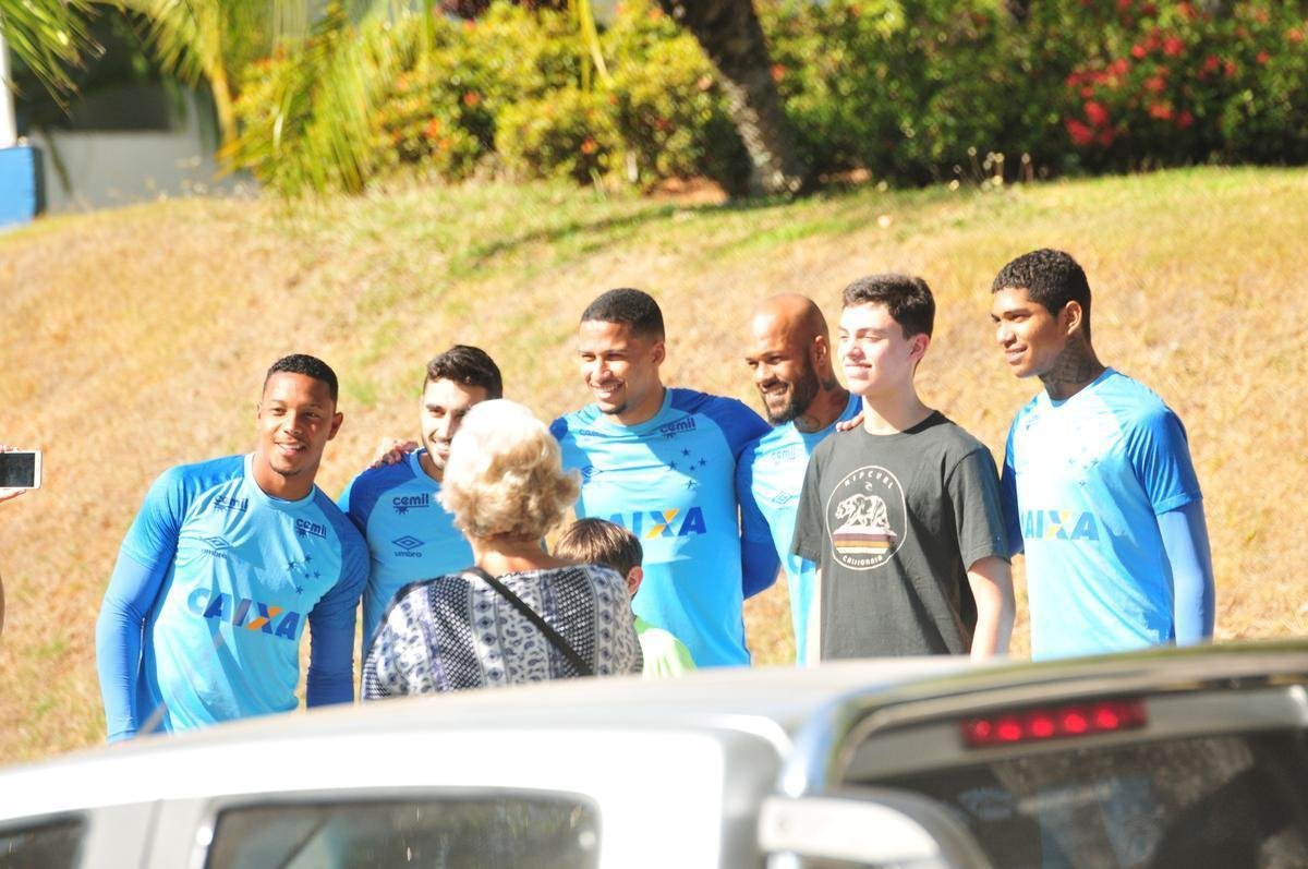 Imagens do treino do Cruzeiro com a presena do presidente Wagner Pires de S