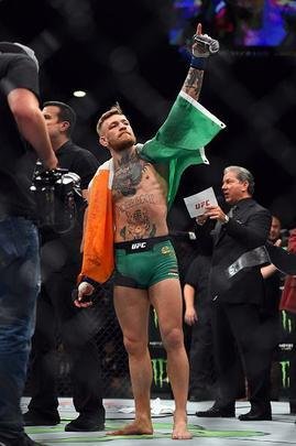 Imagens do incrível nocaute de Conor McGregor sobre José Aldo