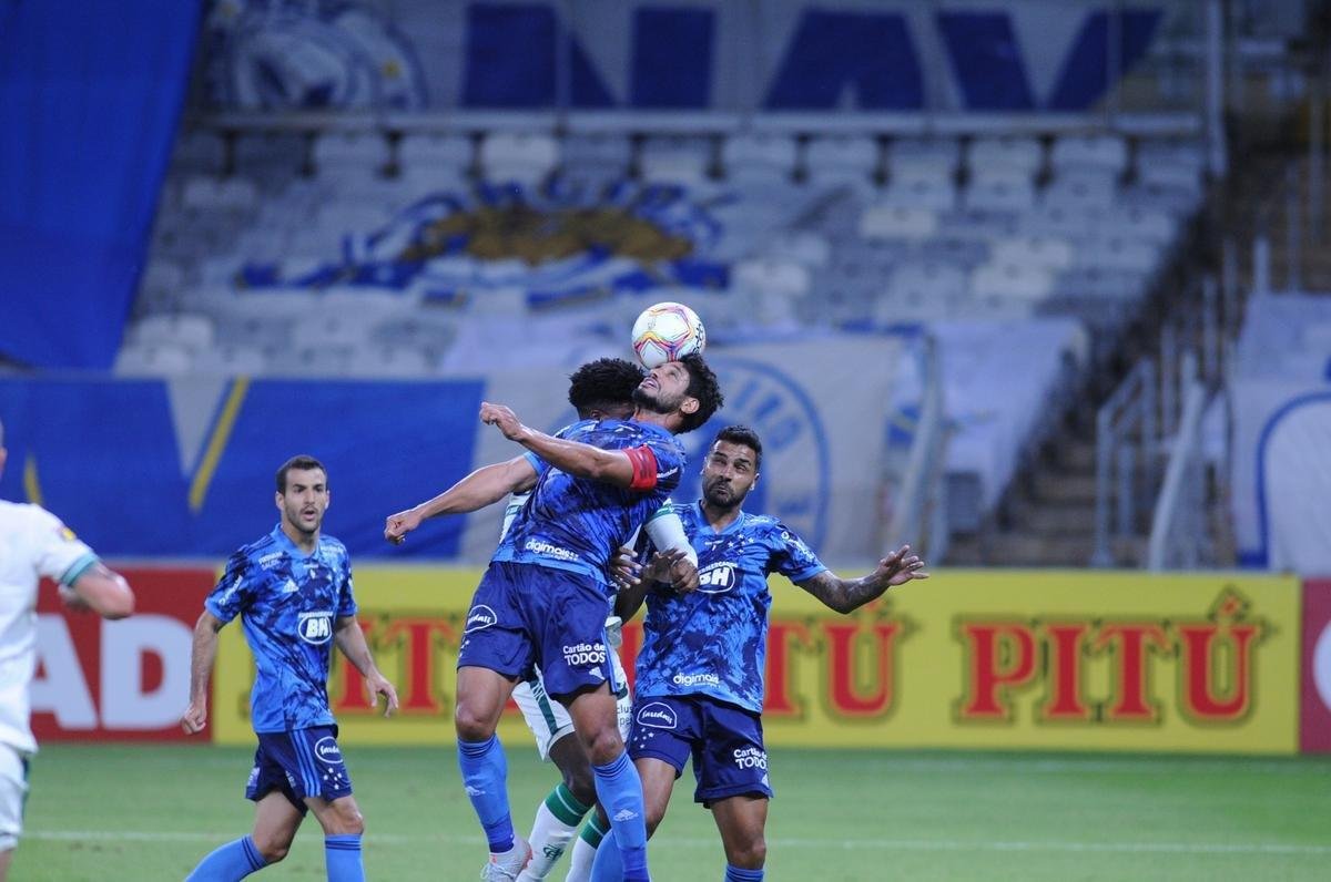 Fotos do duelo entre Cruzeiro e Amrica, pela Srie B, no Mineiro