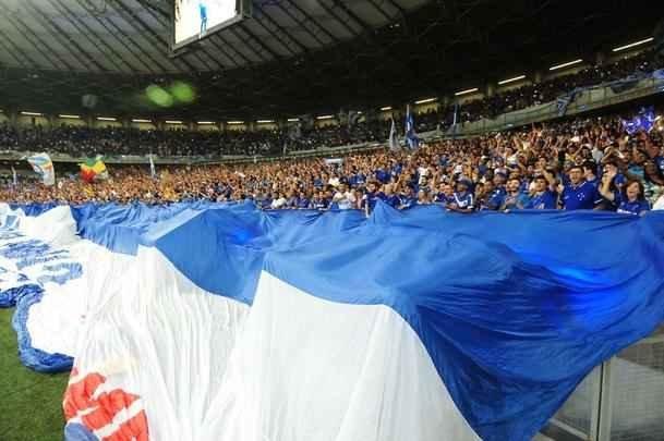 Torcida do Cruzeiro durante partida contra o Grmio, pela semifinal da Copa do Brasil