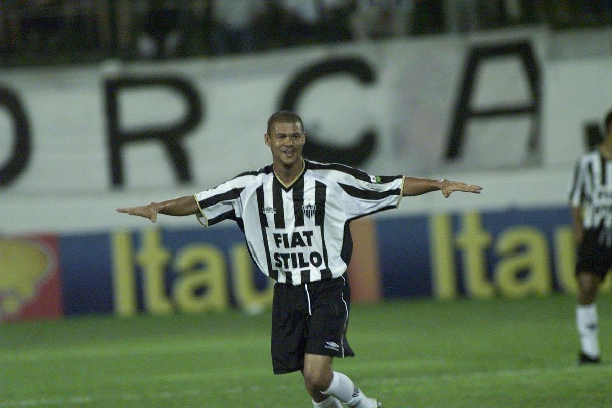 Renaldo - Jogou no Atltico em 2002. Foi para o Palmeiras em 2004.