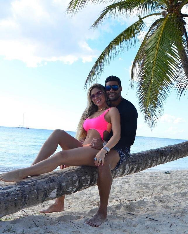 Hulk com a esposa e a filha em Punta Cana