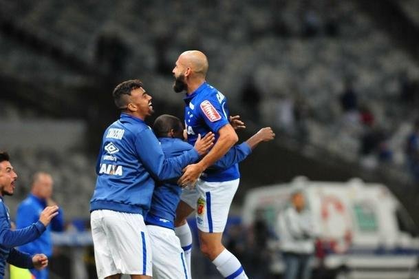 Fotos do jogo entre Cruzeiro e Botafogo, pela Copa do Brasil, no Mineiro