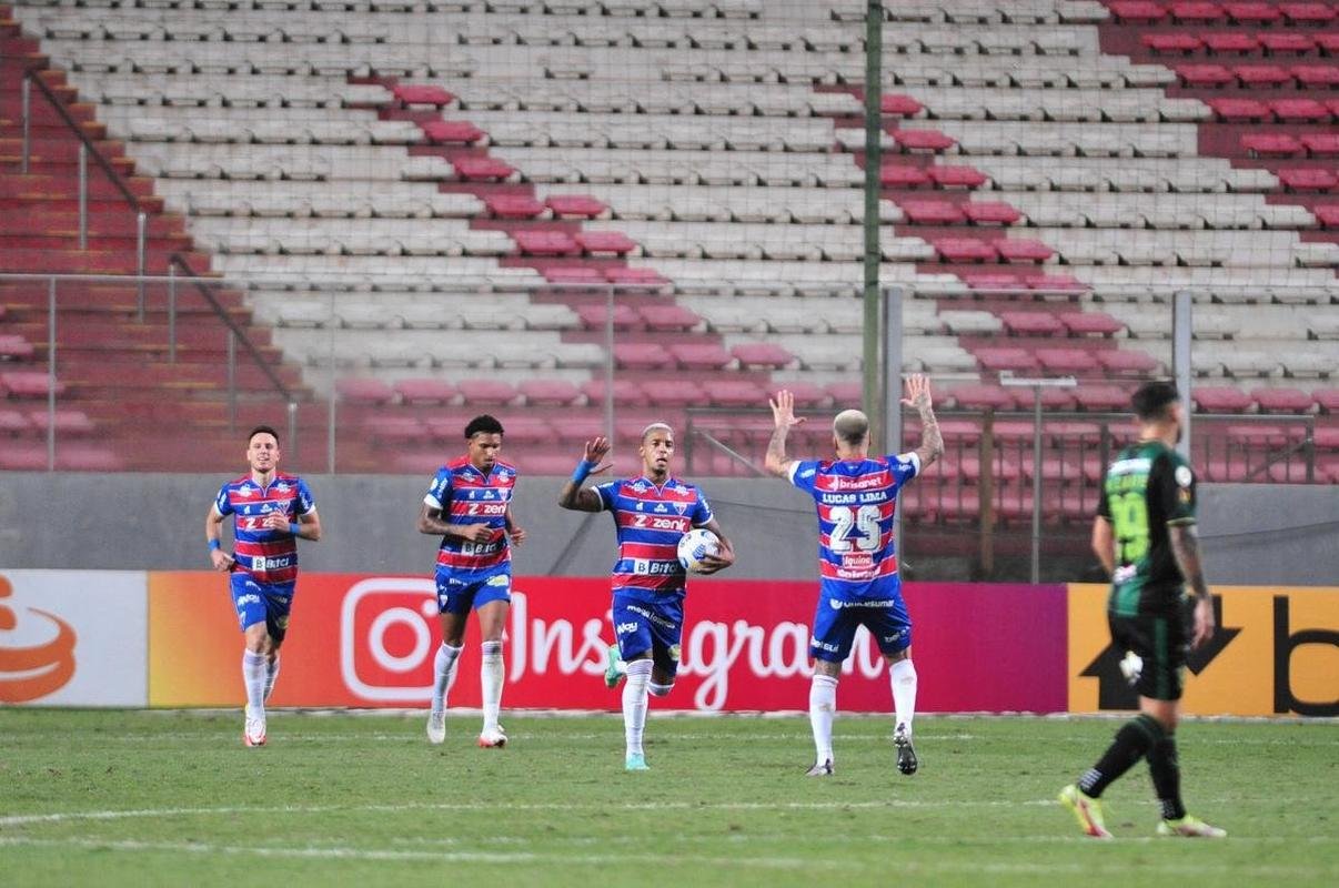 Fotos da vitria do Amrica sobre o Fortaleza, por 2 a 1, no Independncia, pela 29 rodada da Srie A do Campeonato Brasileiro