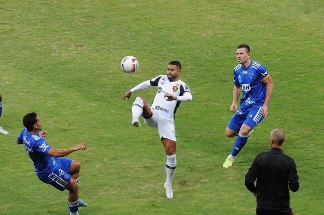Fotos do jogo entre Cruzeiro e Sport, no Mineiro, em Belo Horizonte, pela 15 rodada da Srie B do Campeonato Brasileiro (28/6/2022)
