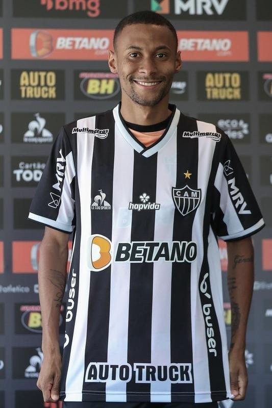 Ademir  apresentado no Atltico; veja as fotos