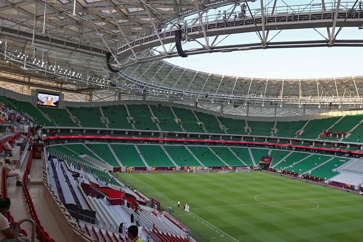 Estdio Al Thumama: arena da Copa tem capacidade para 40 mil torcedores e fica em Doha, capital do Catar. Foi projetado por pessoas nascidas no pas e reflete tradio familiar catari
