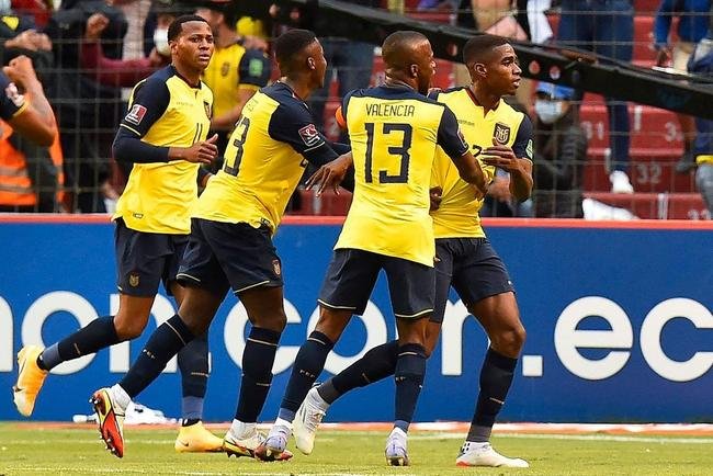 Brasil empatou com Equador em Quito, em jogo com arbitragem confusa 