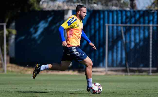 Giovanni voltou ao time do Cruzeiro nessa quarta-feira