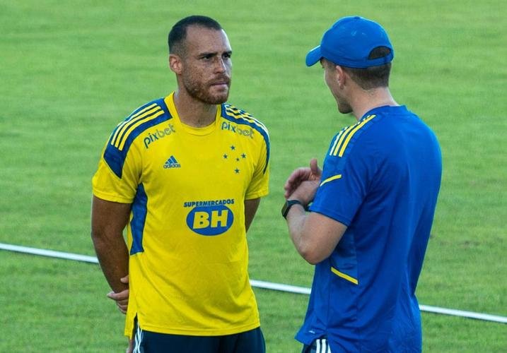 Imagens do último treino do Cruzeiro antes de enfrentar o Sergipe pela Copa do Brasil