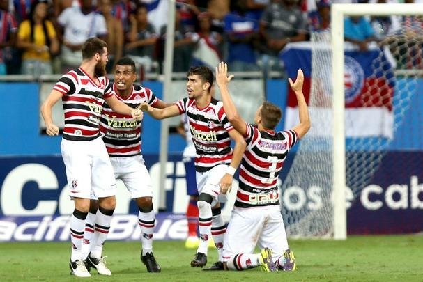 Camisa tricolor criada pela Penalty para a temporada de 2015