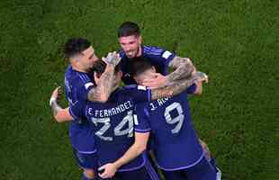 Julin lvarez marcou o segundo gol da Argentina sobre a Polnia no Estdio 974, em duelo pelo Grupo C da Copa do Mundo