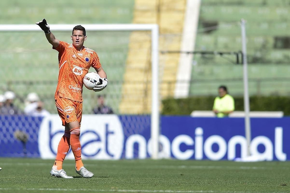 Fotos da derrota do Cruzeiro para o Guarani, por 1 a 0, no Brinco de Ouro, em Campinas, pela 17 rodada da Srie B