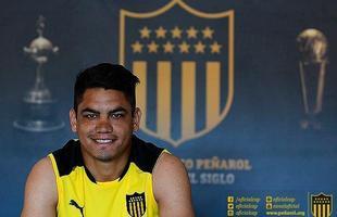 Gabriel Fernndez - atacante se transferiu do Racing do Uruguai para o Pearol