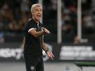 Botafogo: Lus Castro rebate crticas e cobra tempo aos treinadores