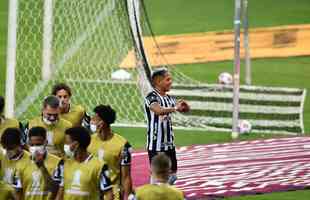 Fotos do gol de placa de Zaracho sobre o River Plate no Mineiro