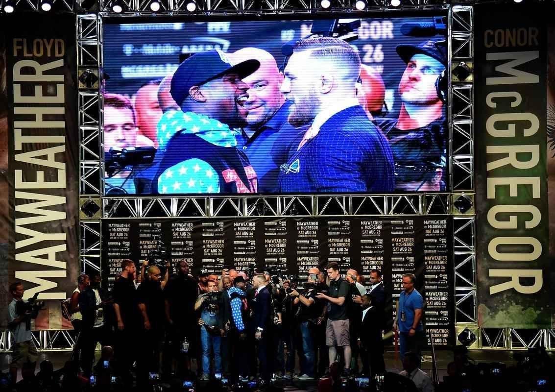 Imagens da abertura da turn com Mayweather e McGregor, em Los Angeles