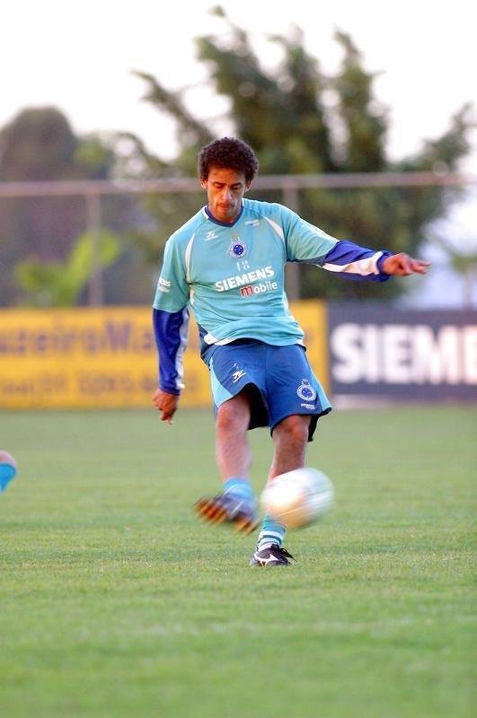 O dia a dia de Fred na Toca da Raposa II entre julho de 2004 e agosto de 2005