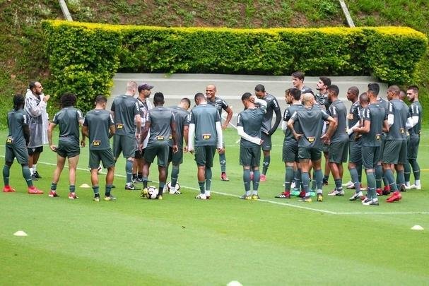 Atltico fez o ltimo treinamento antes da viagem a Montevidu, capital do Uruguai. Na quarta-feira, s 21h30, time enfrenta o Defensor pela terceira fase da Copa Libertadores
