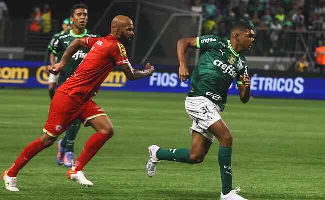 Luis Guilherme em ao pelo Palmeiras contra o Tombense
