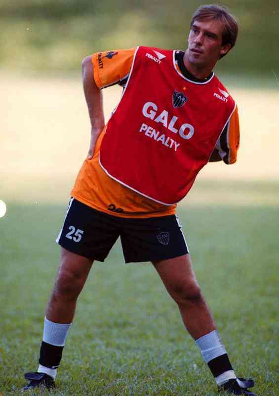 Paulo Baier - Jogou em 2001 no Atlético. Foi para o Palmeiras em 2006 e ficou até 2007.