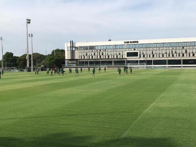 Fotos do treino do Amrica no CT do Olimpia, do Paraguai, nesta tera-feira (01/03). Coelho enfrenta o Guaran pela partida de volta da segunda fase da Copa Libertadores nesta quarta (02/03).