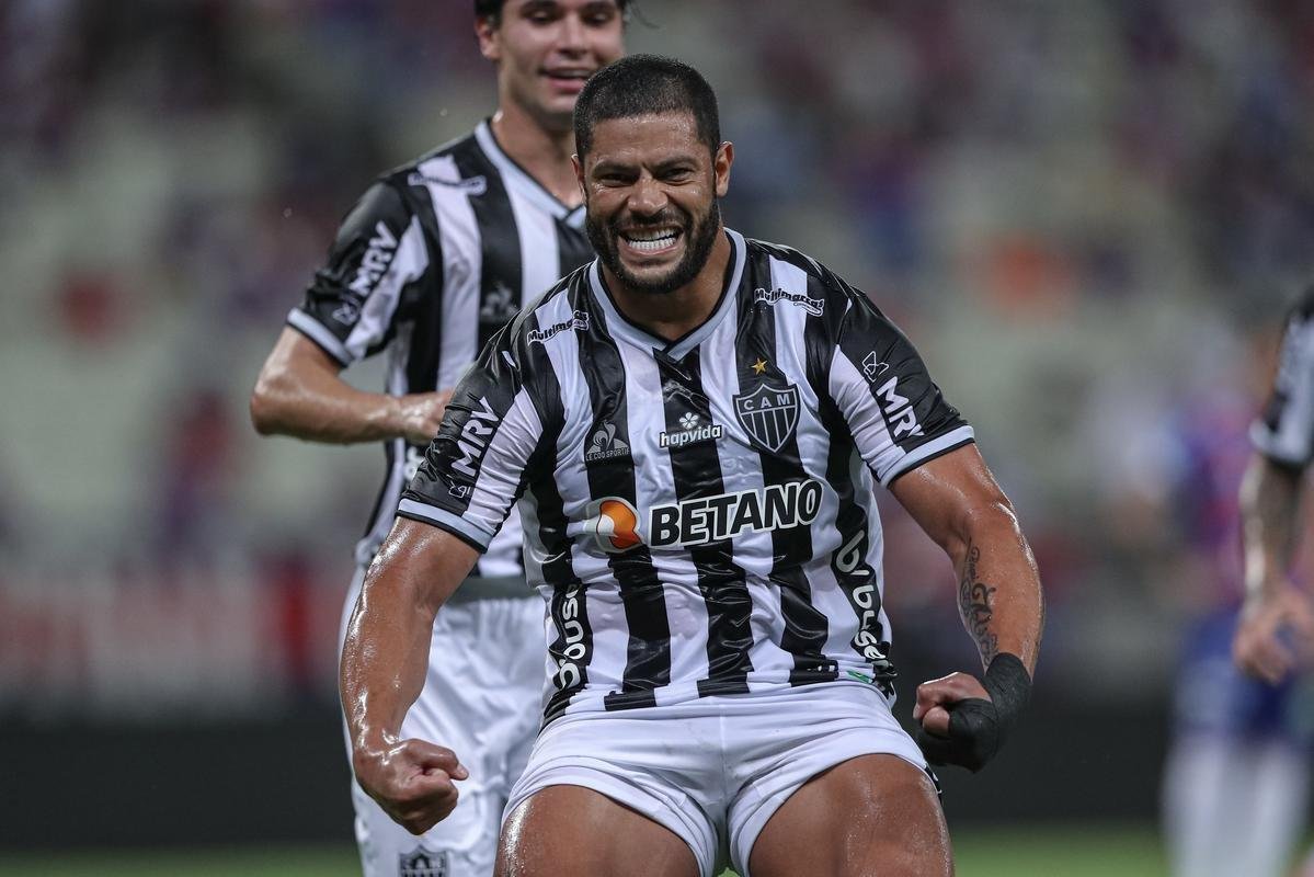 Diego Costa e Hulk marcaram os gols da vitria do Atltico por 2 a 1 sobre o Fortaleza, no Castelo