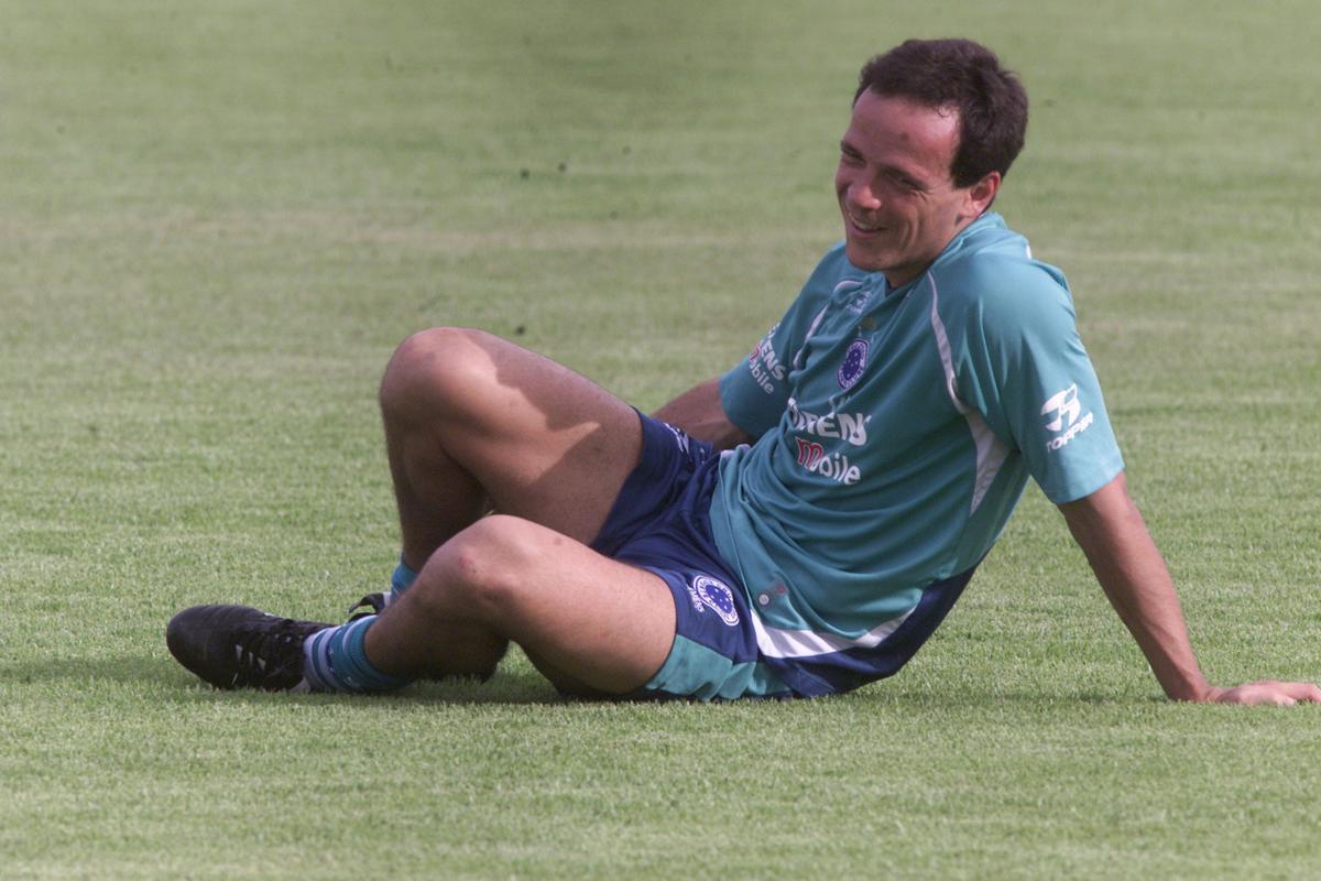 Fernando Diniz será o quarto ex-jogador a ser treinador do Cruzeiro